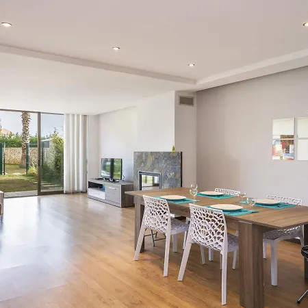 Holiday Ruby House Holiday home Ferreiras